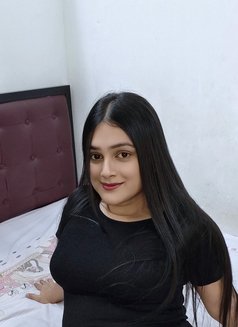 Online session with cute shemale - Acompañantes transexual in Mumbai Photo 5 of 7