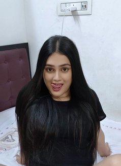 Online session with cute shemale - Acompañantes transexual in Mumbai Photo 6 of 7