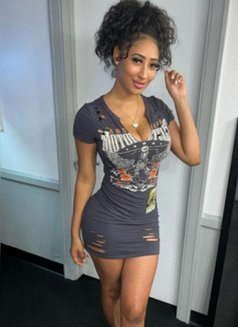 Online sex queen // Real meet Queen - escort in Noida Photo 2 of 7