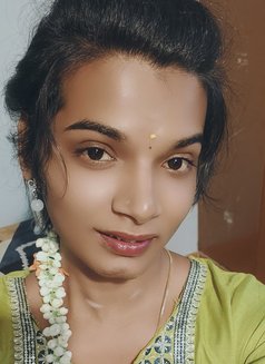 Online Shemale Yazhini Chinna Ponnu - Acompañantes transexual in Chennai Photo 2 of 30