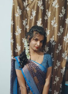 Online Shemale Yazhini Chinna Ponnu - Acompañantes transexual in Chennai Photo 9 of 30