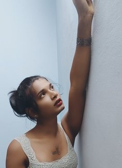 Online Shemale Yazhini Chinna Ponnu - Acompañantes transexual in Chennai Photo 11 of 30