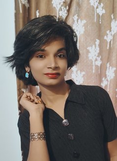 Online Shemale Yazhini Chinna Ponnu - Acompañantes transexual in Chennai Photo 17 of 30