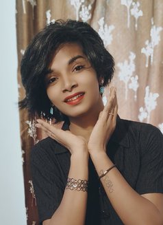 Online Shemale Yazhini Chinna Ponnu - Acompañantes transexual in Chennai Photo 19 of 30