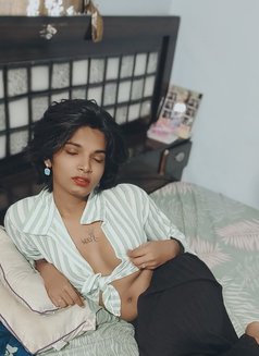 Online Shemale Yazhini Chinna Ponnu - Acompañantes transexual in Chennai Photo 20 of 30