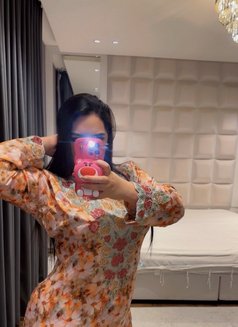 Hot girl big ass only 1 week in Jeddah - puta in Jeddah Photo 2 of 6