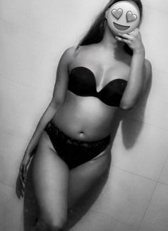 ONLY CAM SESSION WITH FACE - puta in Mumbai Photo 1 of 8