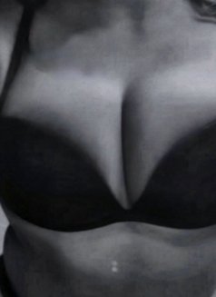 ONLY CAM SHOW AVAILABLE HERE - puta in Mumbai Photo 4 of 8