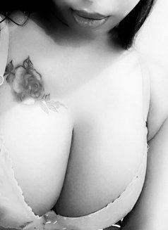 ONLY CAM SHOW AVAILABLE HERE - puta in Mumbai Photo 9 of 10