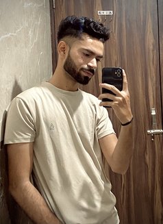 Real funn - Acompañantes masculino in New Delhi Photo 9 of 15