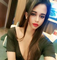 Only for video session - Transsexual escort in Mumbai