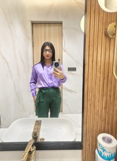 Only gentlemen massage or call me - Transsexual escort in Mumbai Photo 5 of 5