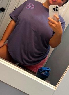 Only genuine person can ping me - escort in Mumbai Photo 1 of 1