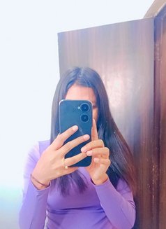 Ruhi Only online service - escort in Noida Photo 2 of 5