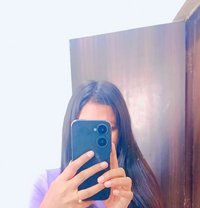 Ruhi Only online service - escort in Noida