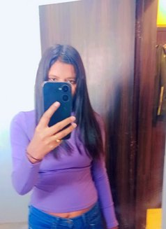 Ruhi Only online service - escort in Noida Photo 3 of 5