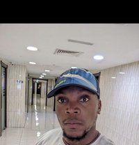 14 inches - Acompañantes masculino in Abu Dhabi