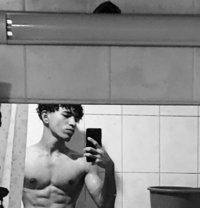Bad Boy 18 - Male escort in Dubai