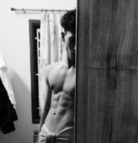 Bad Boy 18 - Male escort in Dubai