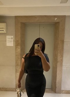 OPAL - teenager student (only 18!) - escort in Bangkok Photo 3 of 8
