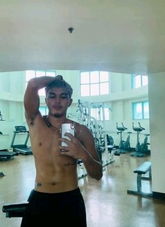 KING! Open for Camshow and Meet Up - Male escort in Manila Photo 4 of 6