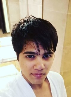 Open Minded Bottom - Male escort in Chandigarh Photo 2 of 5