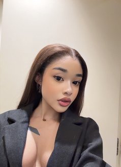Ophelia - escort in Dubai Photo 1 of 5