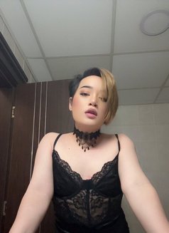 Opor - Transsexual escort in Al Manama Photo 2 of 5