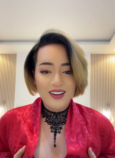 Opor - Transsexual escort in Al Manama Photo 4 of 6