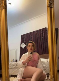 Opor - Transsexual escort in Al Manama Photo 3 of 3