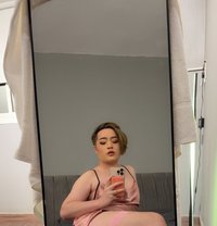 Opor - Transsexual escort in Doha