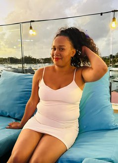 Oralie - escort in Mauritius Photo 6 of 6