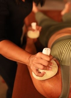 2 in 1 Full Body Massage & skin care - masseuse in Colombo Photo 3 of 6