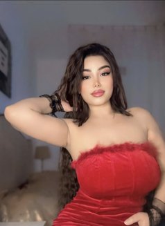 Oriana - escort in Beirut Photo 1 of 5