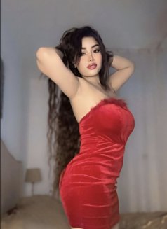 Oriana - escort in Beirut Photo 3 of 5