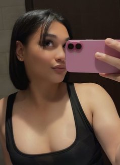 Oriiiii - Transsexual escort in Abu Dhabi Photo 1 of 11