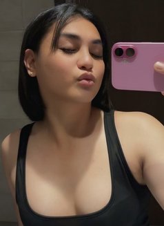 Oriiiii - Transsexual escort in Abu Dhabi Photo 2 of 11