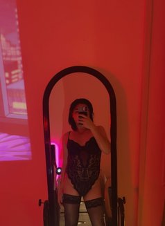 Oriiiii - Transsexual escort in Abu Dhabi Photo 8 of 11