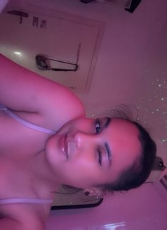 Oriiiii - Transsexual escort in Abu Dhabi Photo 8 of 10