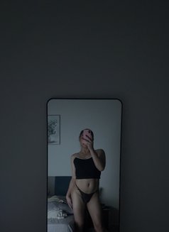 Oriiiii - Transsexual escort in Abu Dhabi Photo 8 of 8