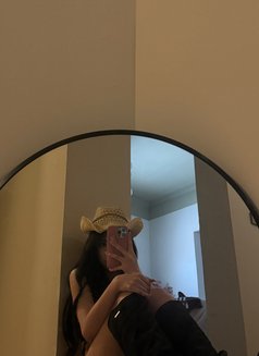 ORLANDA hot! Bombshell - Transsexual escort in Jeddah Photo 12 of 14