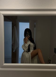 Orlanda back habibi - Transsexual escort in Riyadh Photo 12 of 12