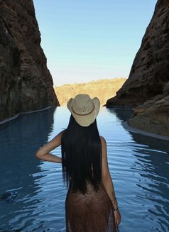 Hollywood & Romantic vibe - Transsexual escort in Riyadh Photo 10 of 13