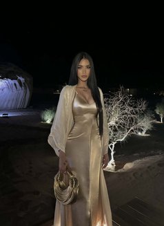 Hollywood & Romantic vibe - Transsexual escort in Riyadh Photo 11 of 13