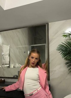 Orlina - escort in Dubai Photo 6 of 14