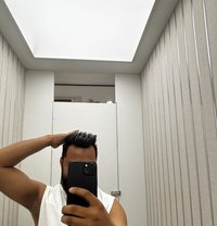 Orthour :Confident and professional - Male escort in Kolkata
