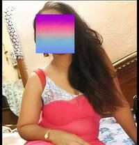 Dilki young fresh girl - escort in Colombo