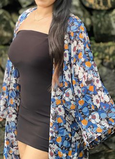 Oshadi Gfe - puta in Colombo Photo 4 of 10