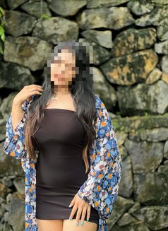 Oshadi Gfe - puta in Colombo Photo 5 of 10