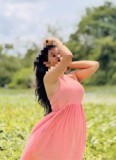 Oshadi Gfe - puta in Colombo Photo 8 of 10